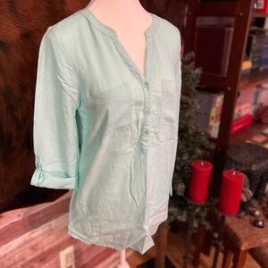 Emily Daniels Light Blue Linen Blouse w/ 3/4 Sleeves